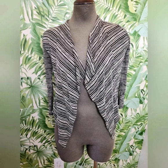 Girls Splendid Black & White Striped Sweater - Picture 1 of 2